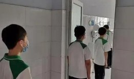 中学女厕 在线观看